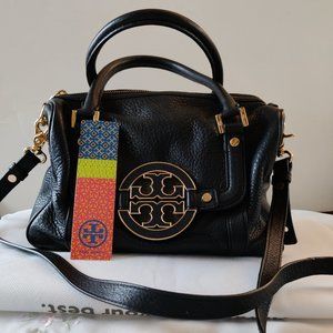 Tory Burch Amanda Boxy Satchel Soft Pebble Leather in BLACK